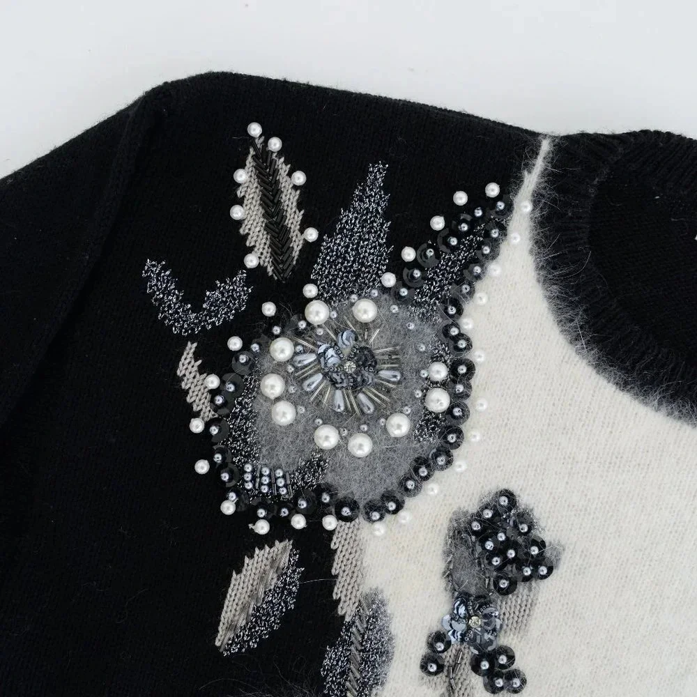 Vintage Angora Elegant Black and White Floral Sweater - Picture 13 of 13